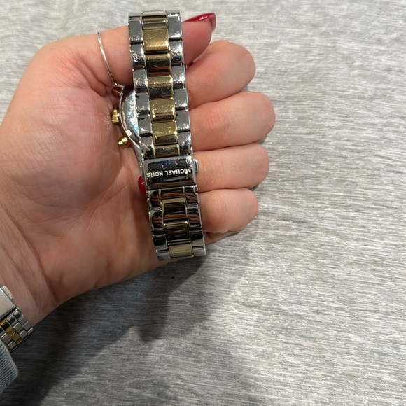 Michael Kors watch - Picture 3 of 3